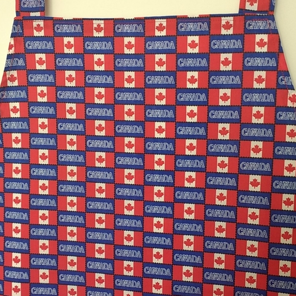 Handmade Canadiana barbecue apron - Picture 2 of 3